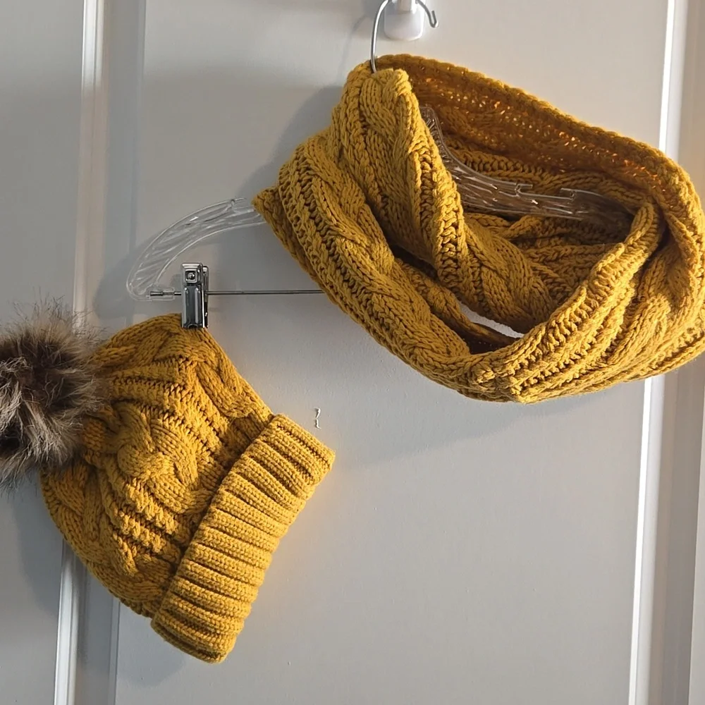 Aeropostale Mustard Knit Hat and Scarf Set